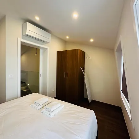Bridge Apartment *